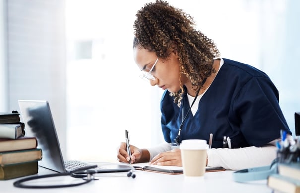 medical_student_computer_v2