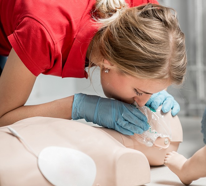 mouth to mouth cpr demonstration