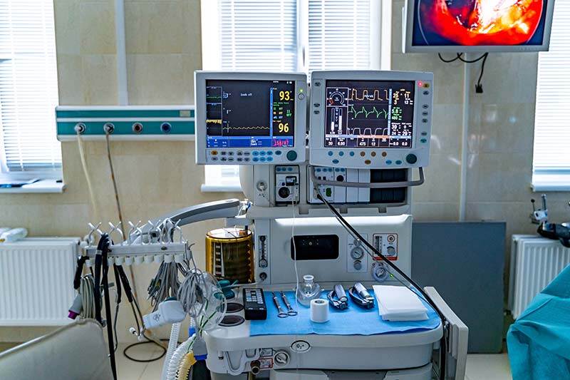 12-Lead ECG Course - Electrocardiograph machine